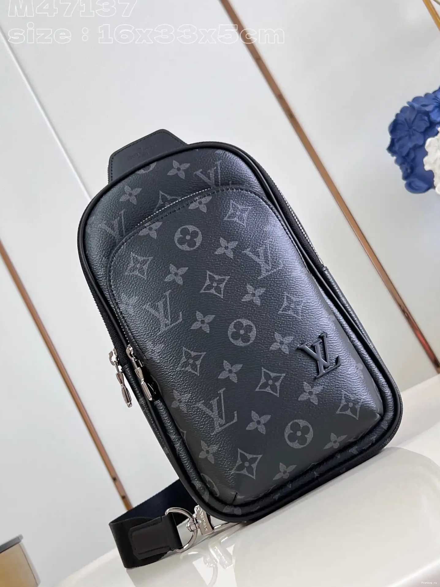Frstbag ru Avenue Slingbag-16*33*5.7CM VUITTON LOUIS 0505